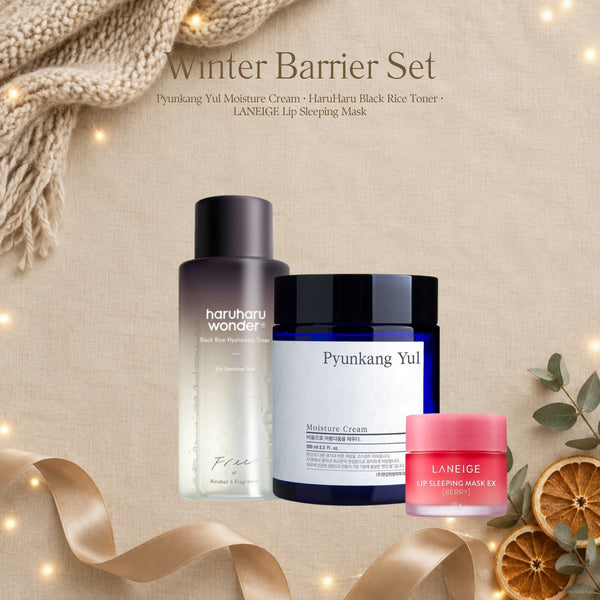 Winter Barrier Set: Pyunkang Yul Moisture Cream, HaruHaru Wonder Black Rice Toner und LANEIGE Lip Sleeping Mask auf winterlichem Hintergrund